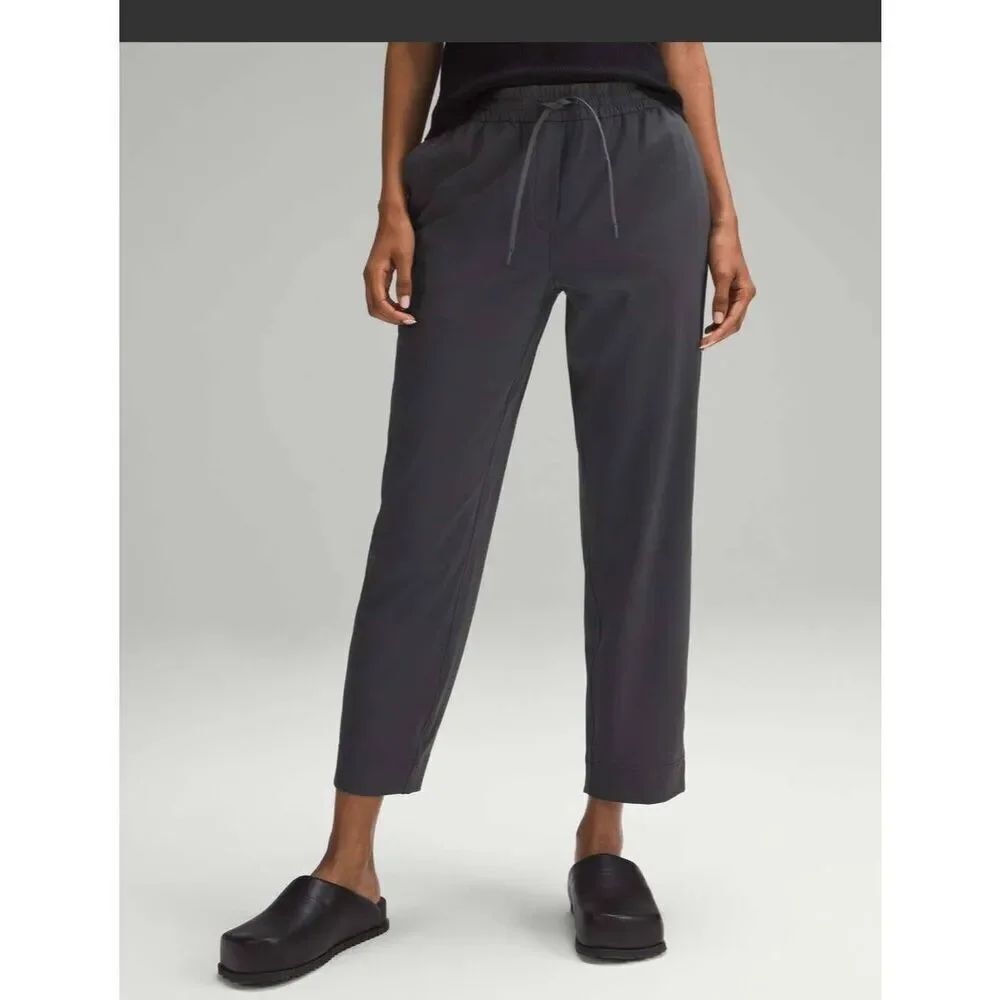 Lululemon Tapered-Leg Mid-Rise Luxtreme 7/8 Lengh Pants L